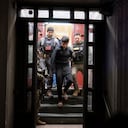 Agentes del Servicio de Inmigración y Control de Aduanas (ICE) allanaron el jueves sin aviso previo un negocio de mariscos en Newark, en el estado de Nueva Jersey, donde detuvieron a "residentes indocumentados, así como a ciudadanos (estadounidenses) sin orden judicial"