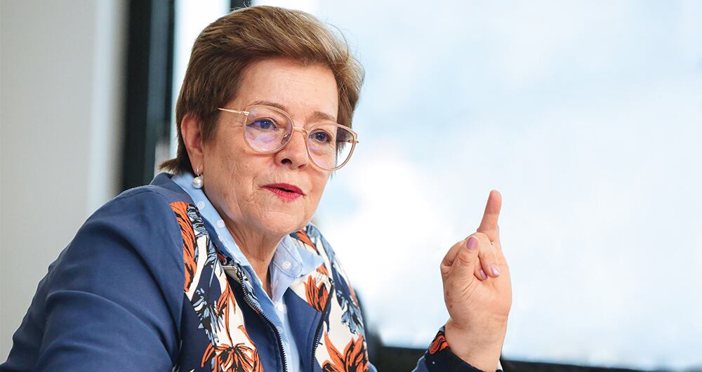  Los gremios critican al Ministerio del Trabajo, en cabeza de Gloria Inés Ramírez, por la falta de vigilancia de la situación.