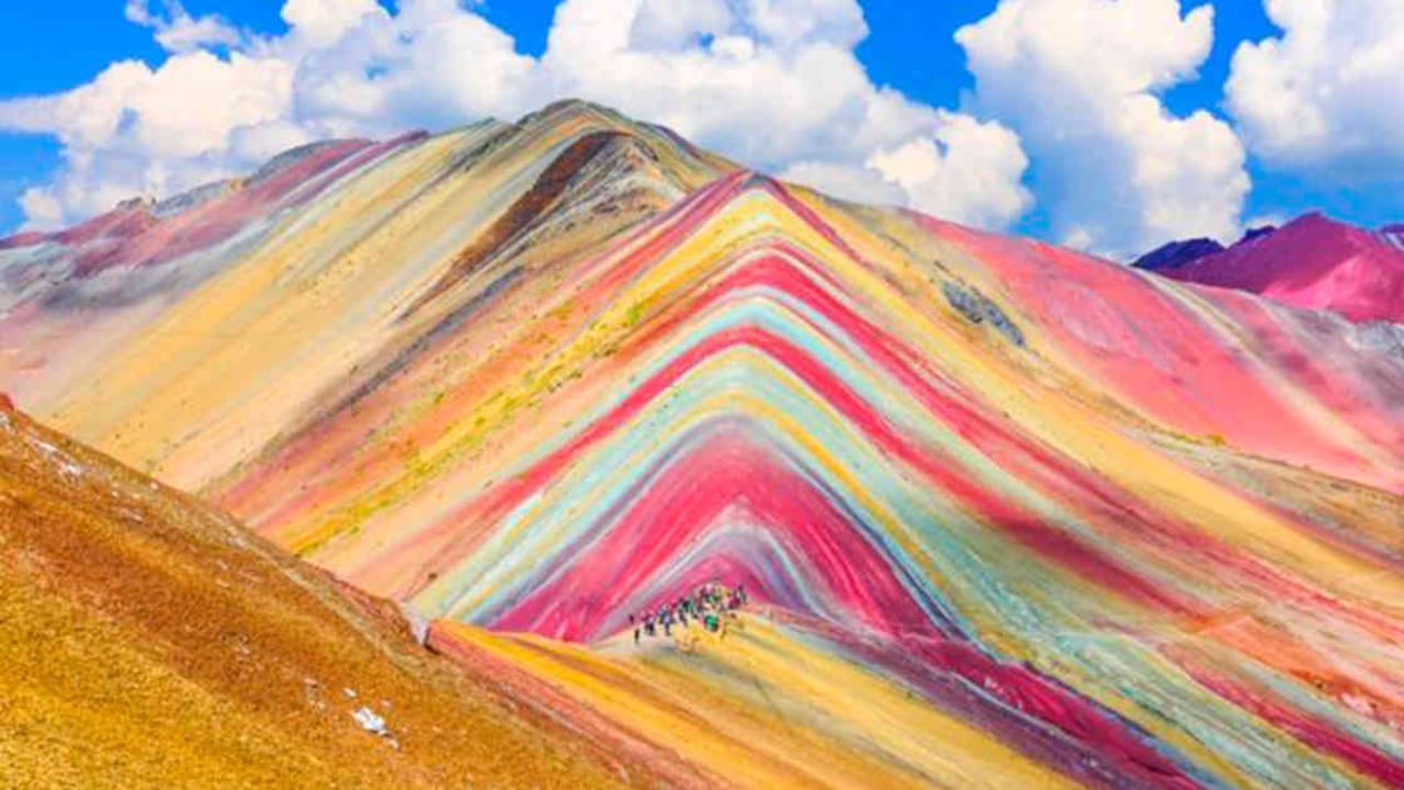 Dos comunidades campesinas se disputan el control de la ruta turística de la montaña de los siete colores en Perú. Foto: Archivo/Semana.com