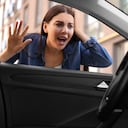 Dejar las llaves dentro del carro es un problema que más de uno ha experimentado.