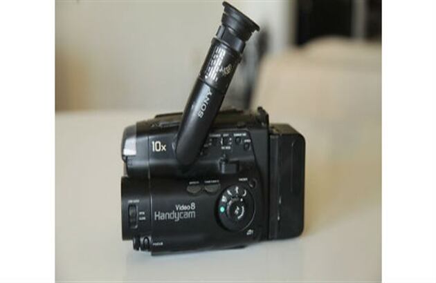 La Sony Handycam era infaltable en las reuniones familiares en las que desde el abuelo hasta el bisnieto saludaban mirando el lente. Hoy un celular de gama media graba mejores videos, tiene mejor estabilidad y más zoom.