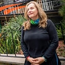 Nacida en Popayán, Alejandra Borrero, hoy de 60 años, estudió Teatro en la Universidad del Valle y aprendió a actuar para cine y televisión al lado de los integrantes del Grupo Caliwood.