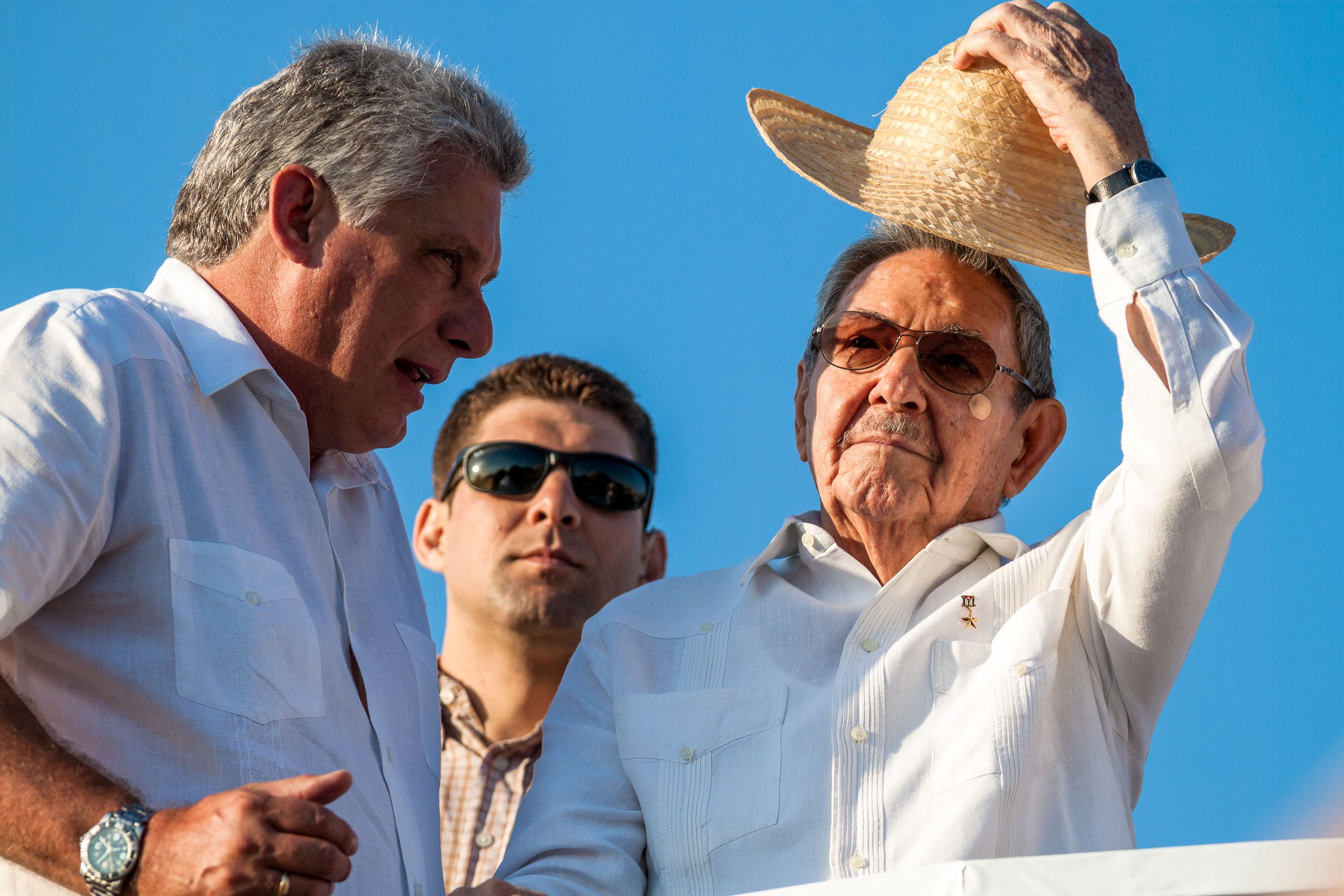 Raúl Guillermo Rodríguez Castro junto a Raúl Castro y Miguel Díaz-Canel.