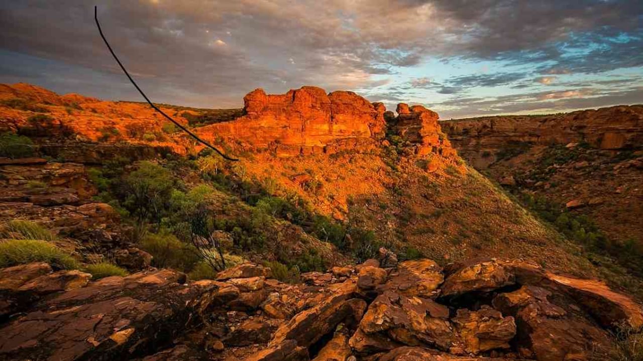 Las Cavernas del Gran Cañón son una atracción turística que permite a los visitantes recorrer el interior de una antigua cueva subterránea,