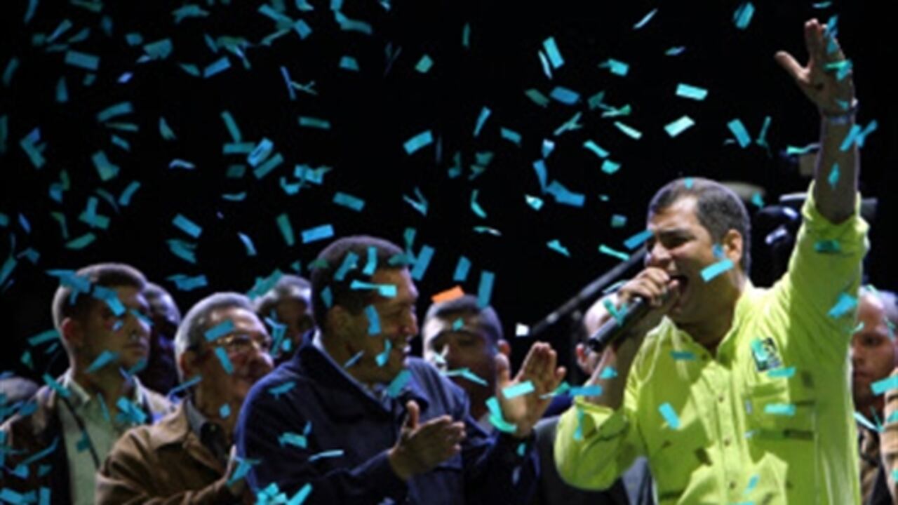 Recientemente el presidente Rafael Correa amenazó con retirar al Ecuador de la Comunidad Andina de Naciones (CAN) si este organismo no avalaba la salvaguardia cambiaria aplicada a Colombia.
