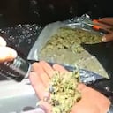 Policía incautó marihuana en Cundinamarca en una camioneta gemeleada y con placas oficiales.