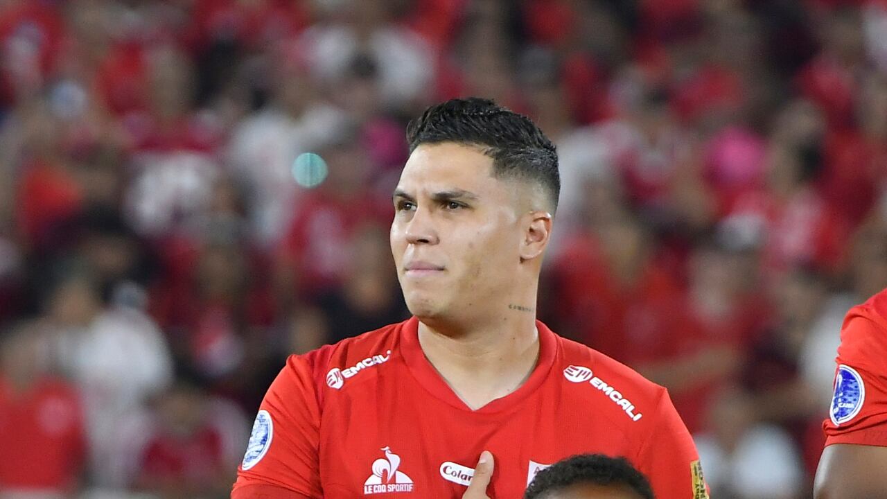 Juan Fernando Quintero con América de Cali, club donde tiene contrato vigente.