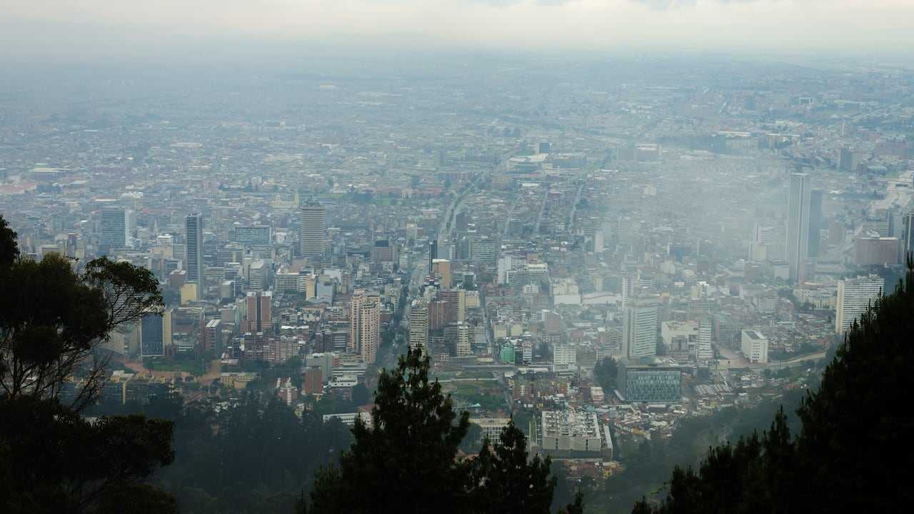 Bogotá tendrá una jornada con aumento de nubosidad y probabilidad de lluvias en varias localidades de la capital.