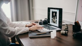 El trabajo remoto es una excelente opción para quienes disfrutan del tiempo en casa.