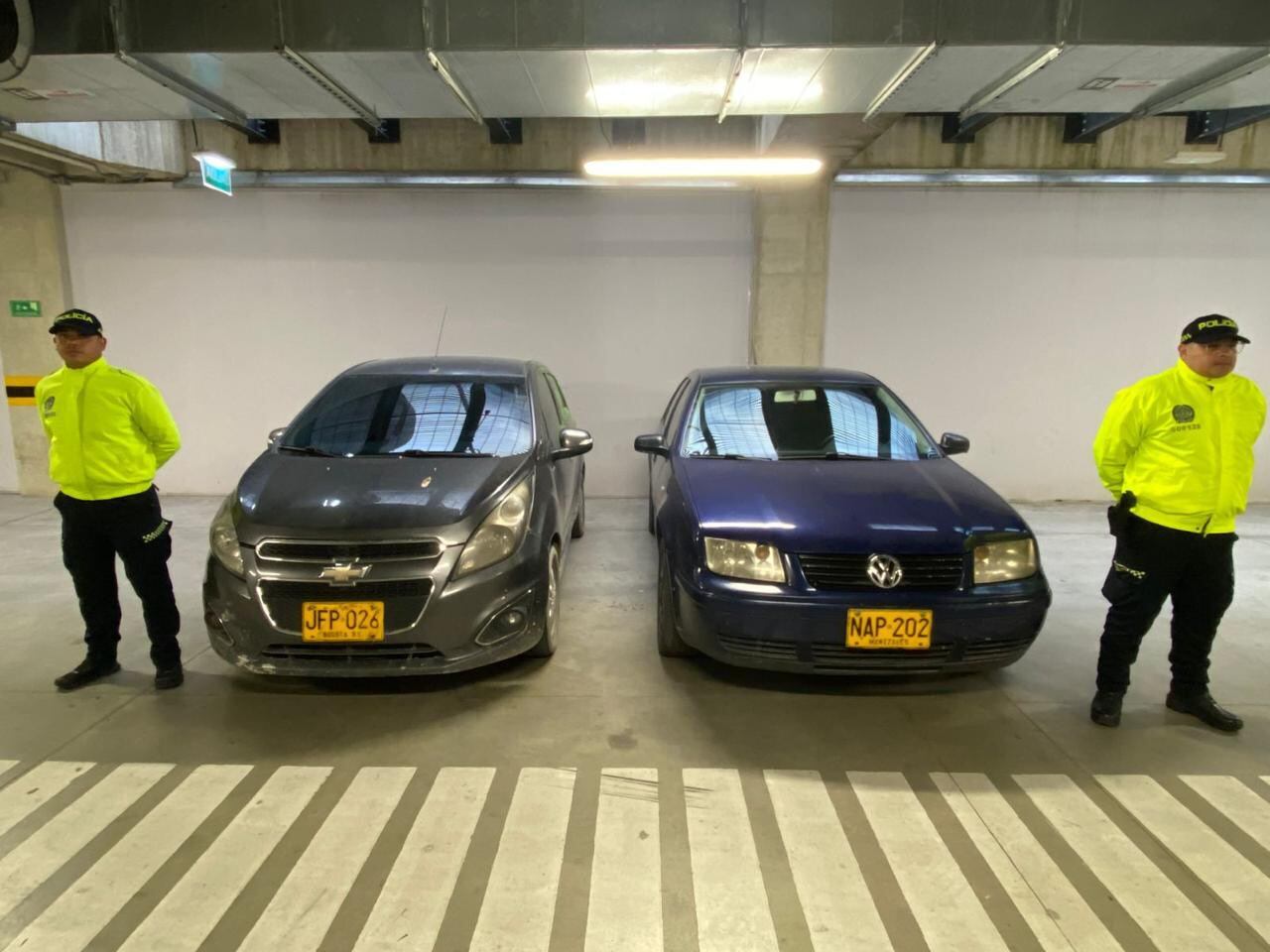 Estos son los dos carros que fueron utilizados en el ataque al senador.