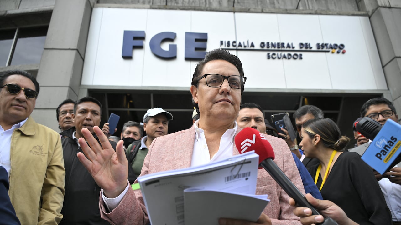 Fernando Villavicencio se encontraba en un evento de campaña al norte de Quito, capital del país, se reportó una balacera que afectó directamente al aspirante del Movimiento Construye.