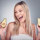 El aguacate es uno de los productos naturales más nutritivos para el cabello.