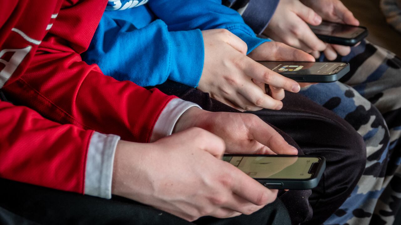 Los carteles mexicanos han encontrado en las redes sociales una herramienta poderosa para promover sus actividades ilegales
(Foto:Matt Cardy/Getty Images)