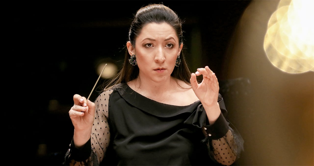 Paola Ávila, directora de la Orquesta Filarmónica de Mujeres.