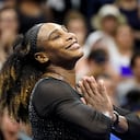 Serena Williams, de Estados Unidos, reacciona después de derrotar a Danka Kovinic, de Montenegro, durante la primera ronda del Abierto de tenis de Estados Unidos, el lunes 29 de agosto de 2022, en Nueva York. Foto AP/John Minchillo