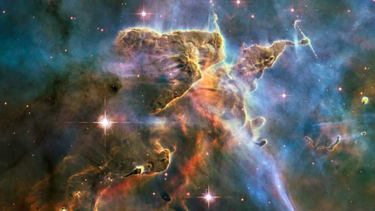 Una nube de gas ondulante capturada por el telescopio espacial Hubble.