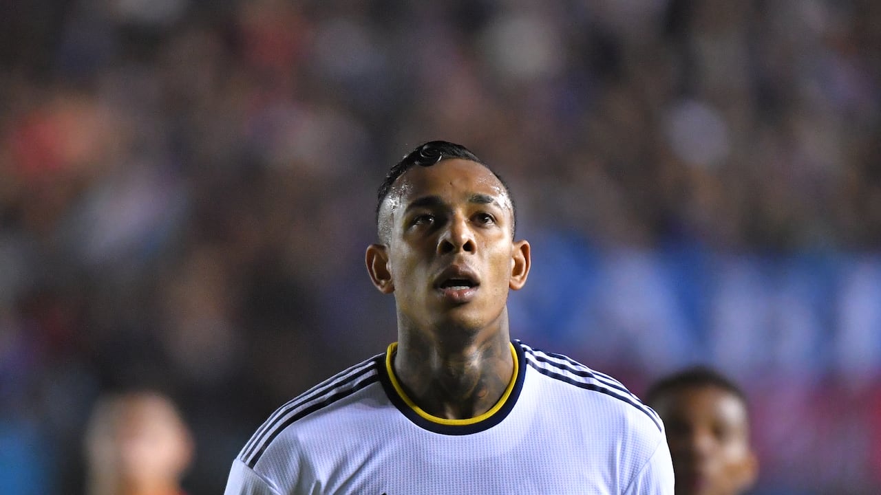 Sebastián Villa en medio de un partido con Boca Juniors. (Photo by Amilcar Orfali/Getty Images)