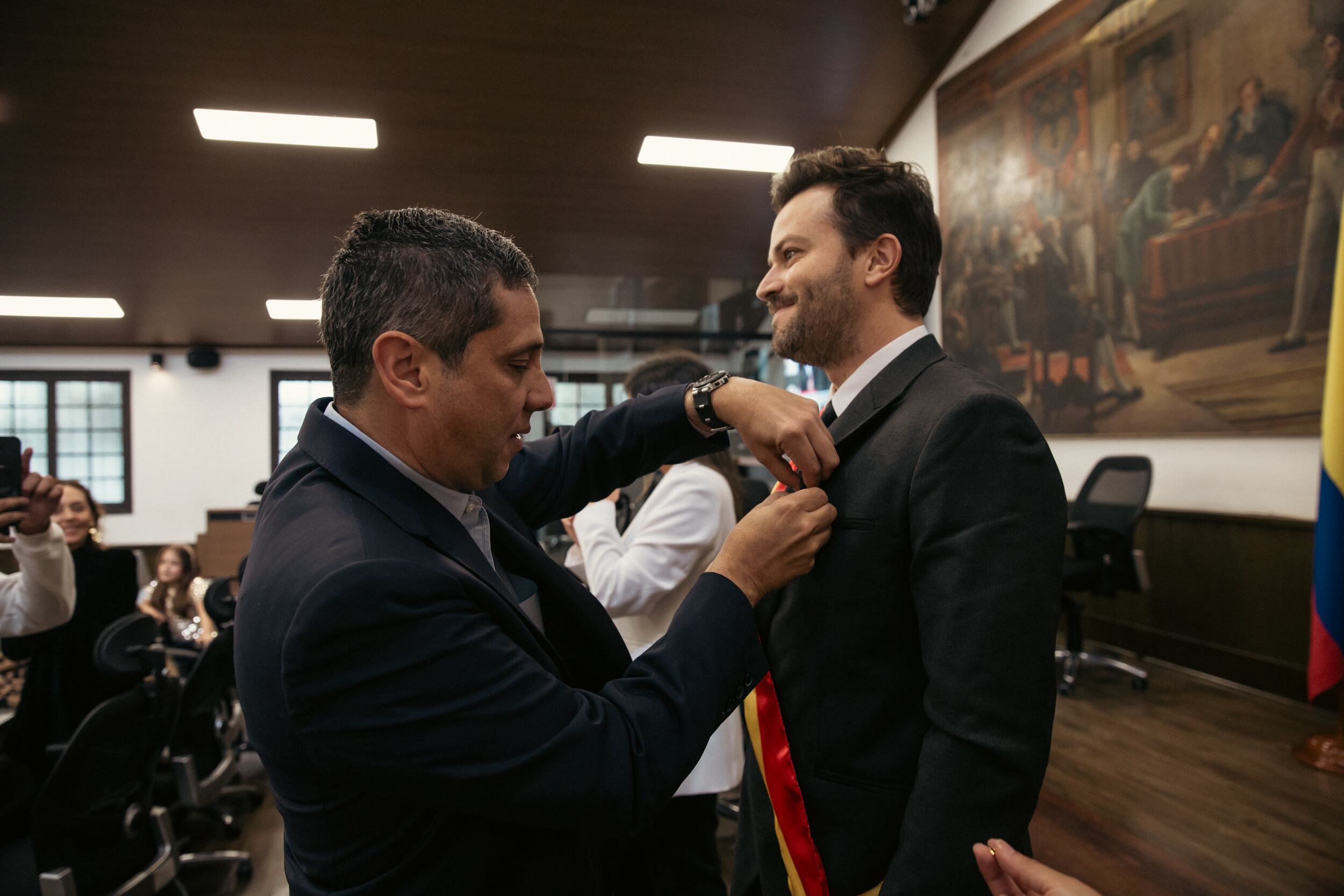 GUSI

ES CONDECORADO POR EL CONCEJO DE BOGOTÁ CON LA “ORDEN CIVIL AL MÉRITO JOSÉ ACEVEDO Y GÓMEZ” EN EL GRADO CRUZ DE ORO