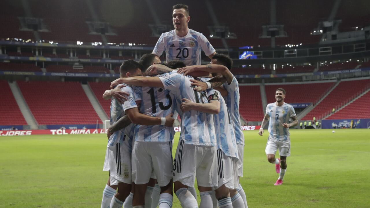 Argentina tras el gol con Paraguay