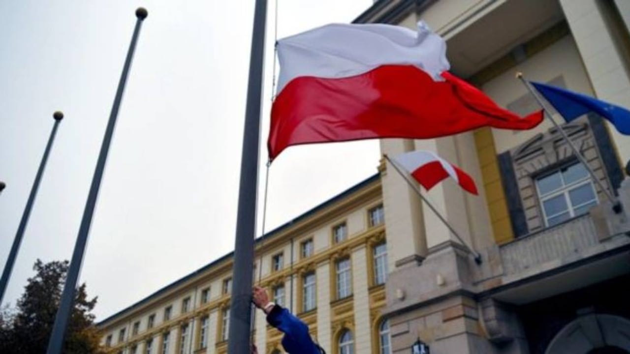 El éxito polaco, cuyas puntuaciones superan incluso las medidas de la propia OCDE, llama la atención porque ocurre en un país que hace sólo unas décadas era mediocre en educación.