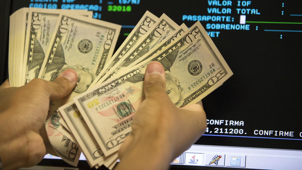 El dólar en Colombia se mantiene a la baja.