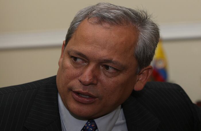 Hernán Andrade, senador