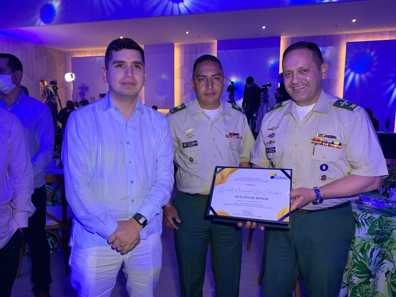Ejército Nacional recibió mención de honor por proyectos ambientales en San Andrés y Providencia