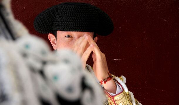 Tensión. Momentos anteriores al inicio de la novillada. Guillermo Valencia soporta los minutos previos a la faena.  