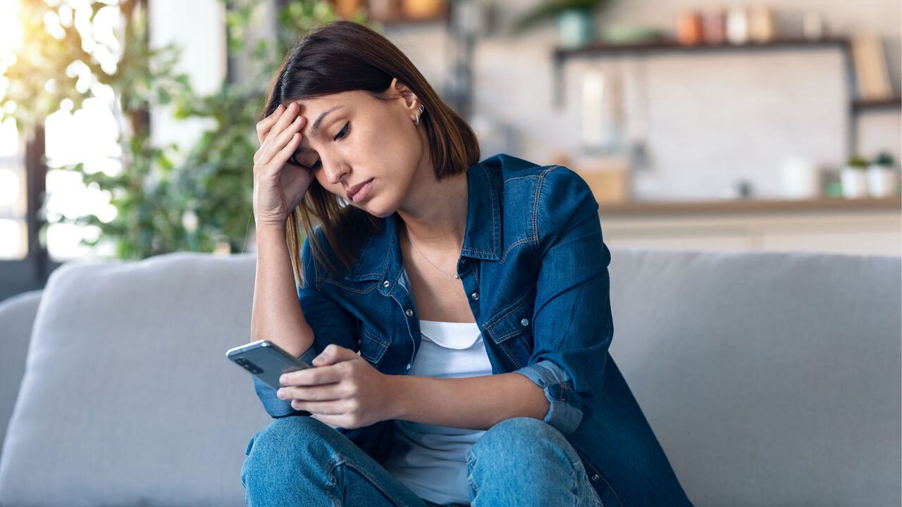 Un celular hackeado puede representar la perdida de información sensible