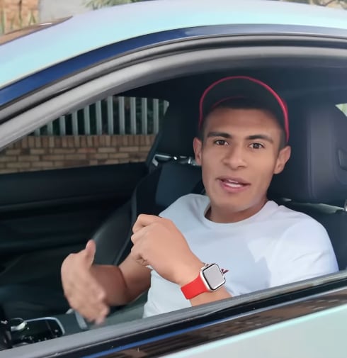 El influenciador señaló que recibió una fotomulta por pico y placa, pese a que su carro fue transportado en grúa.