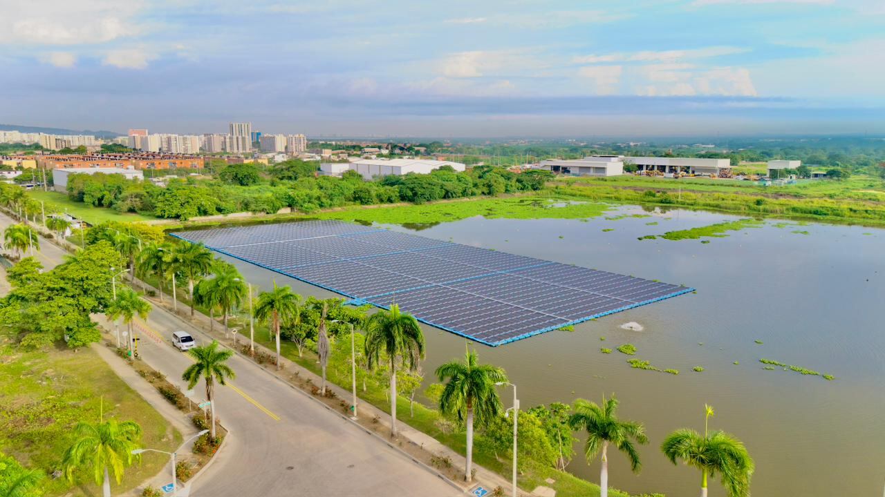 Planta solar flotante más grande del Caribe colombiano.