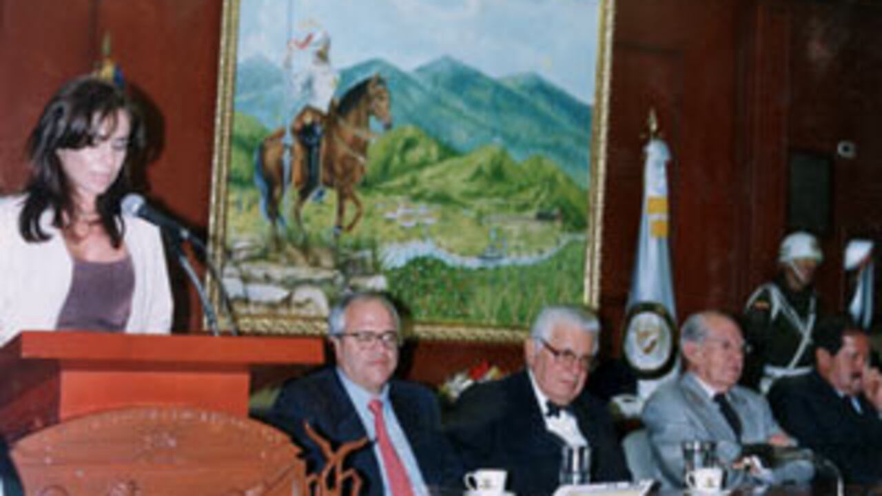 Alfonso López Michelsen durante la conmemoración del segundo aniversario del secuestro de los diputados del valle