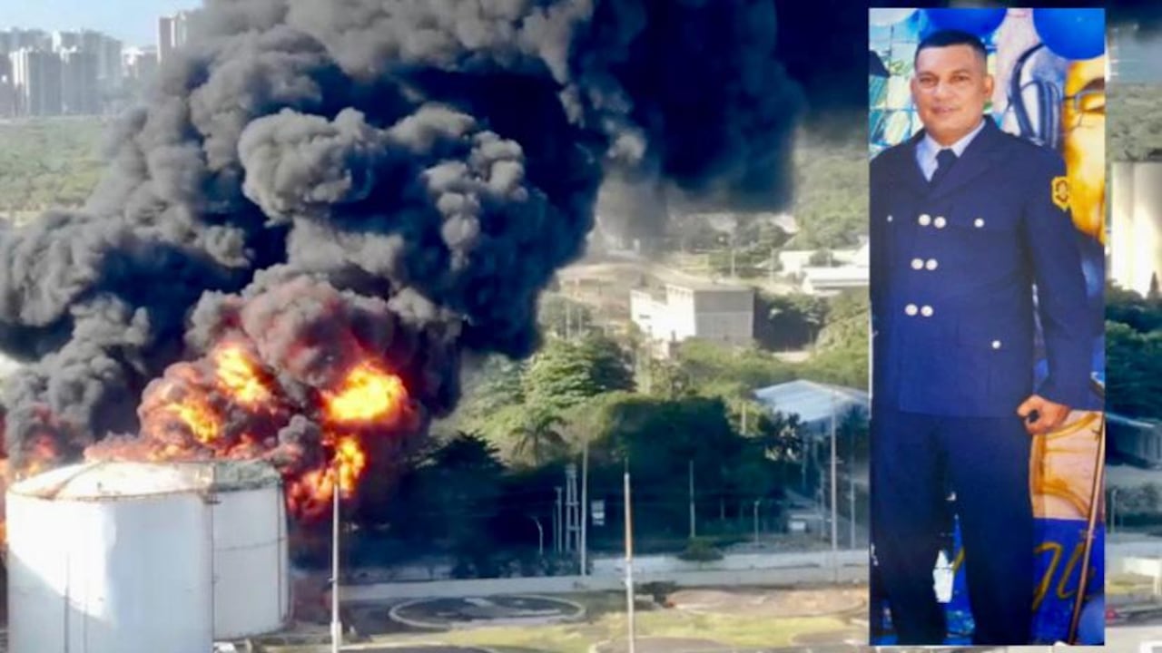 En el incendio murió Javier Solano, miembro del cuerpo de Bomberos de Barranquilla.