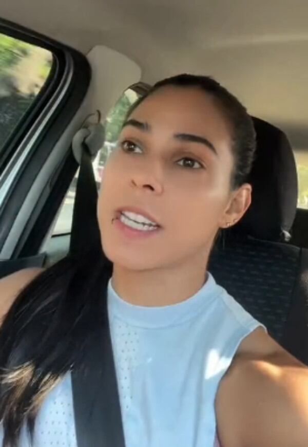 La colombiana vivió una incómoda situación con un viaje que realizaría.