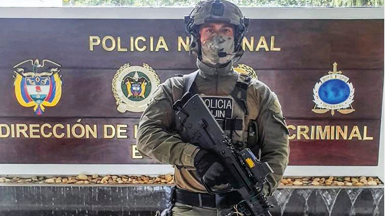 Hay casos similares, de policías amenazados. 