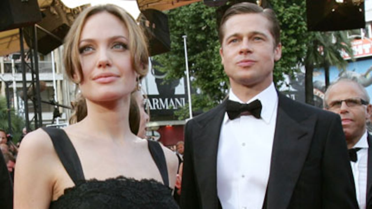 Brad y Angelina se conocieron durante la filmación de 'Mr. & Mrs. Smith'. La película fue un fracaso, perola chispa entre los protagonistas quedó en evidencia.