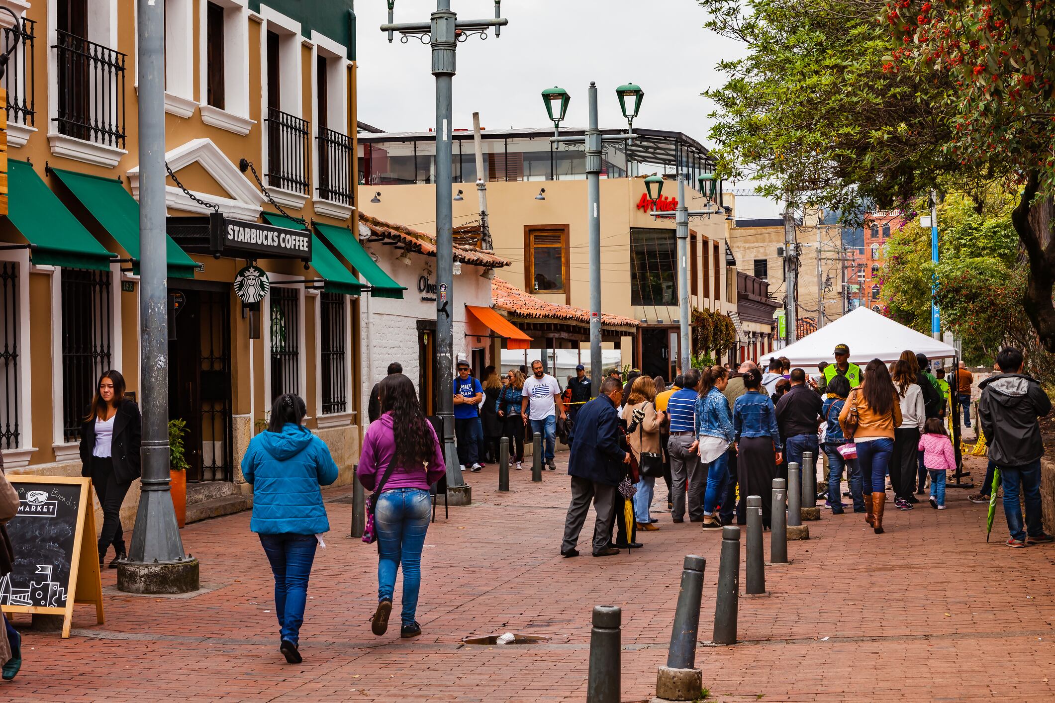 En un emocionante giro, la inteligencia artificial ha presentado una lista exclusiva de los cinco mejores lugares para disfrutar de un desayuno de primer nivel en la animada capital colombiana.
