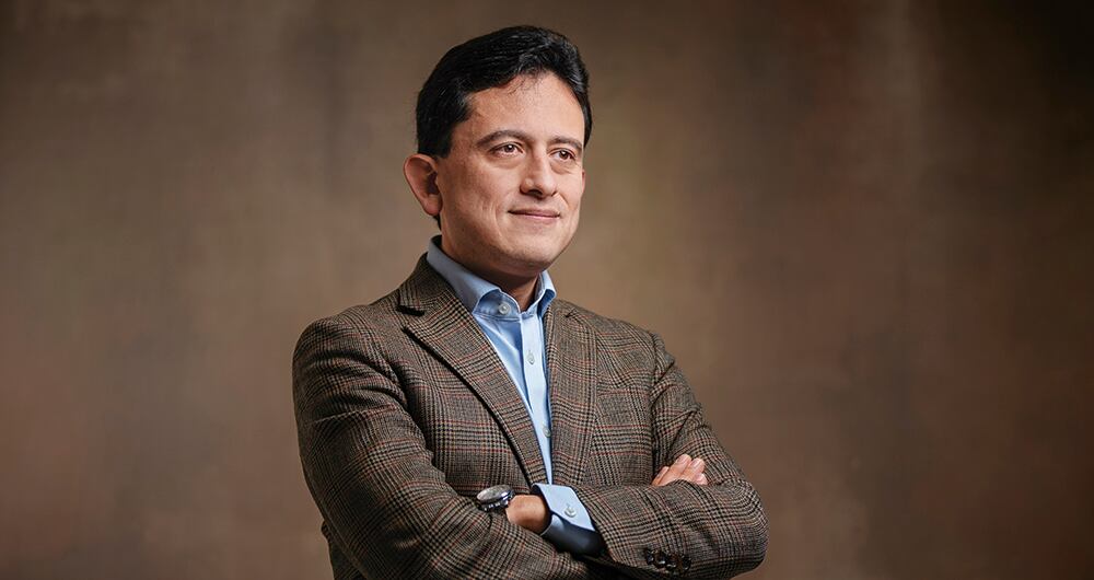 El exministro Luis Carlos Reyes le confesó a SEMANA que teme por su vida. Hoy tiene escoltas, pero no descarta que su esquema de seguridad se reduzca tras su salida del cargo. 