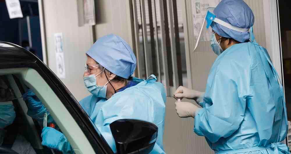  "la UE ha exportado aproximadamente la mitad de las vacunas producidas en Europa a otros países del mundo, tanto como las ha entregado a sus ciudadanos", presidenta de la Comisión Europea, Ursula von der Leyen.