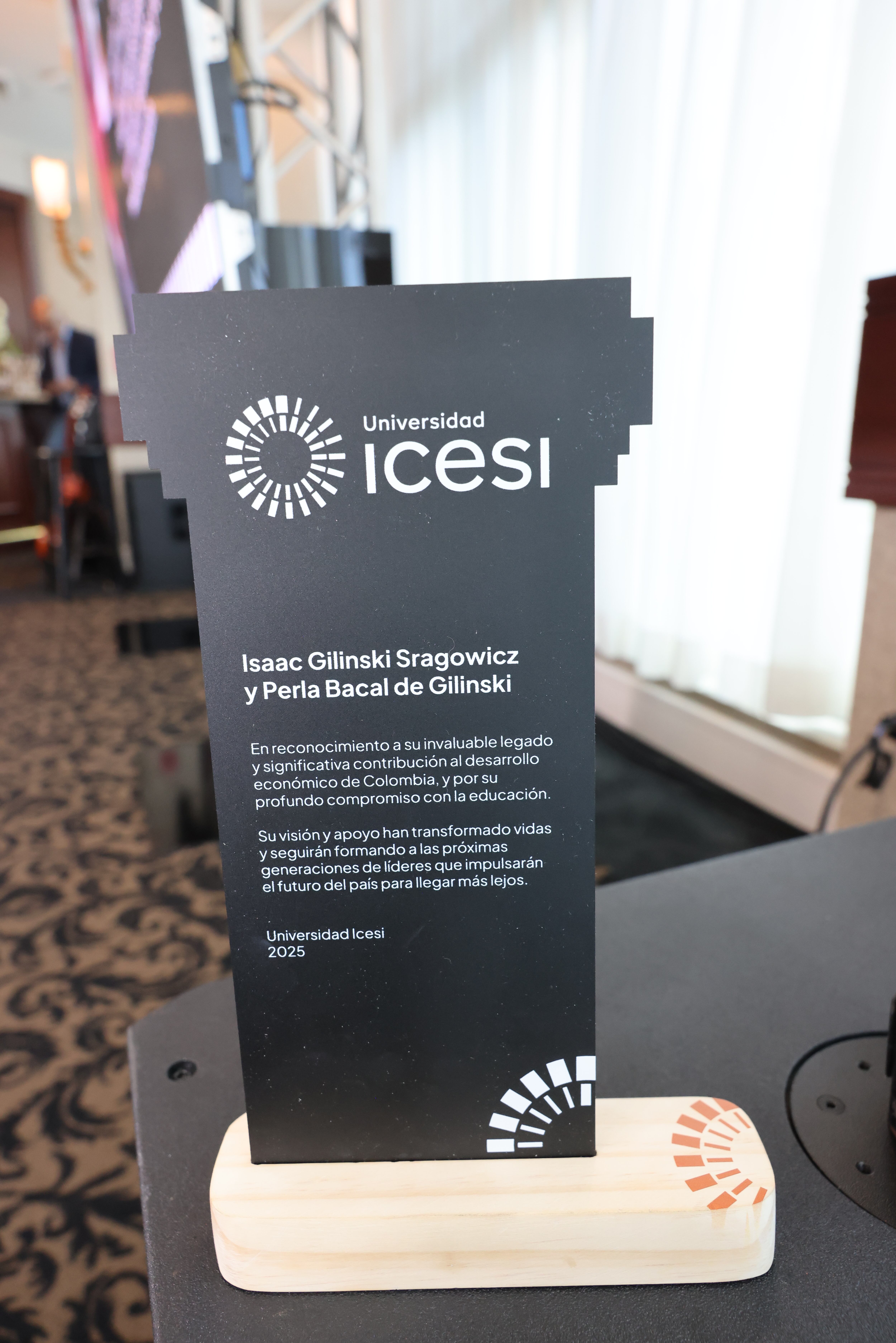 Homenaje de la Universidad Icesi a Isaac Gilinski y Perla Bacal.