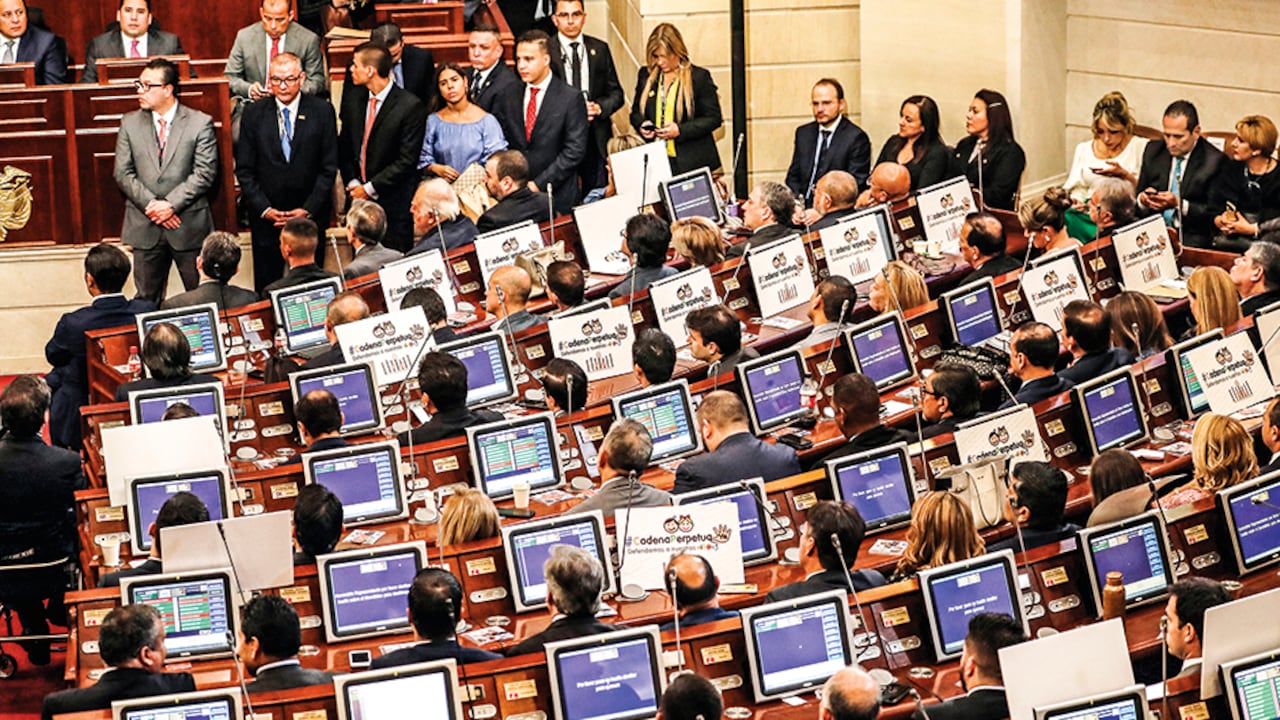 Un congreso nuevo abordará el presupuesto general y la reforma tributaria.