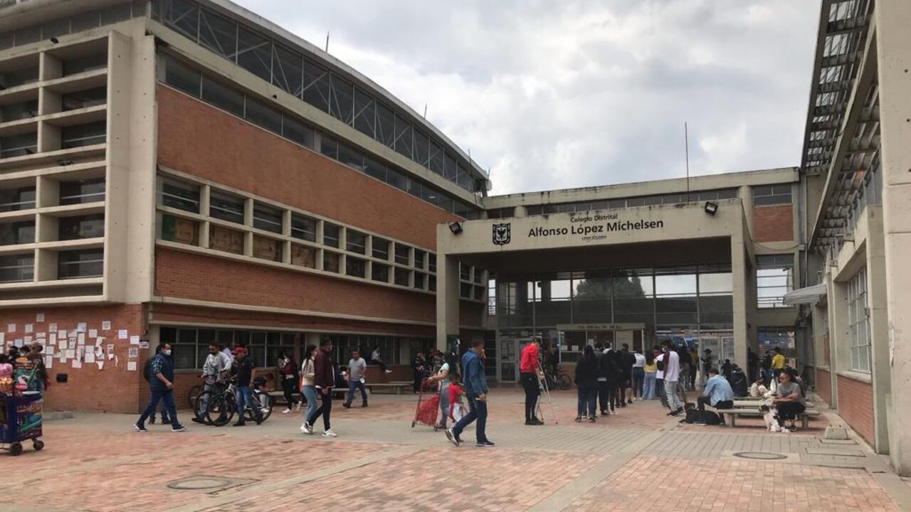 La localidad séptima de Bosa en Bogotá representa más del nueve por ciento de la población de Bogotá y la votación es masiva.