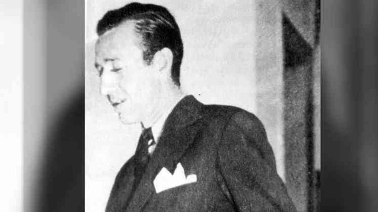 El poeta, escritor y traductor turco Orhan Veli Kanik. Foto: Aise Hümeyra Bulovali - Agencia Anadolu