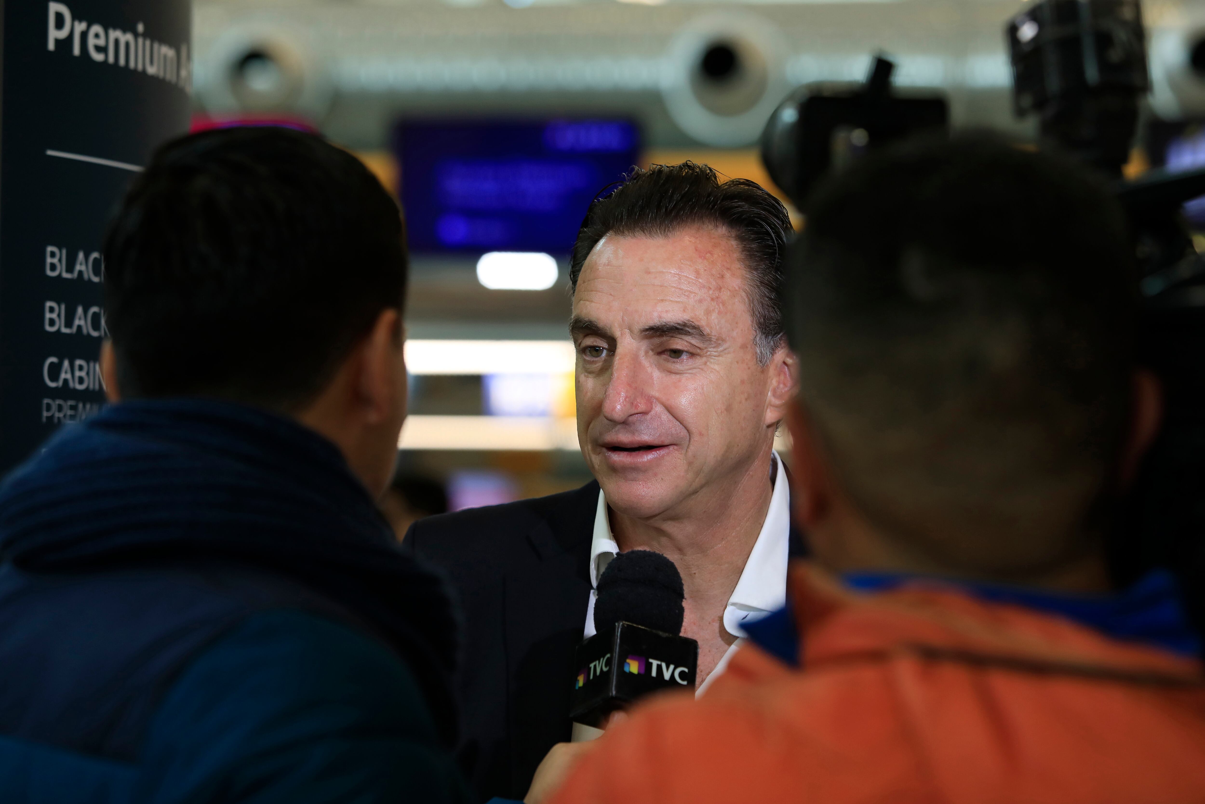 QUITO, ECUADOR - NOVEMBER 06: Michel Deller Director of Independiente del Valle speaks with the press at Mariscal Sucre International Airport on November 6, 2019 in Quito, Ecuador. Independiente del Valle will be playing Colon for the Copa CONMEBOL Sudamericana 2019 Final on November 9. (Photo by Franklin Jácome/Agencia Press South/Getty Images)