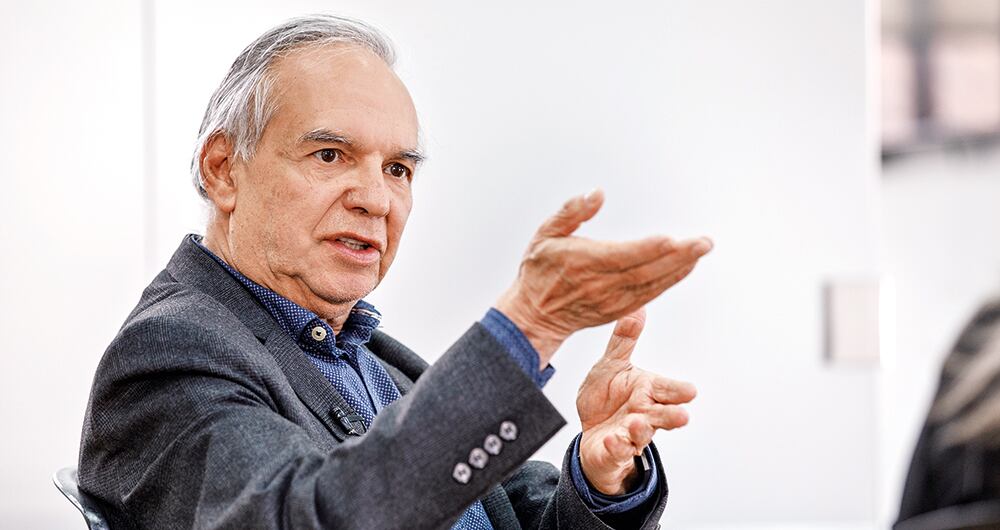 Bonilla confirmó que la exploración de petróleo continuará en el país.