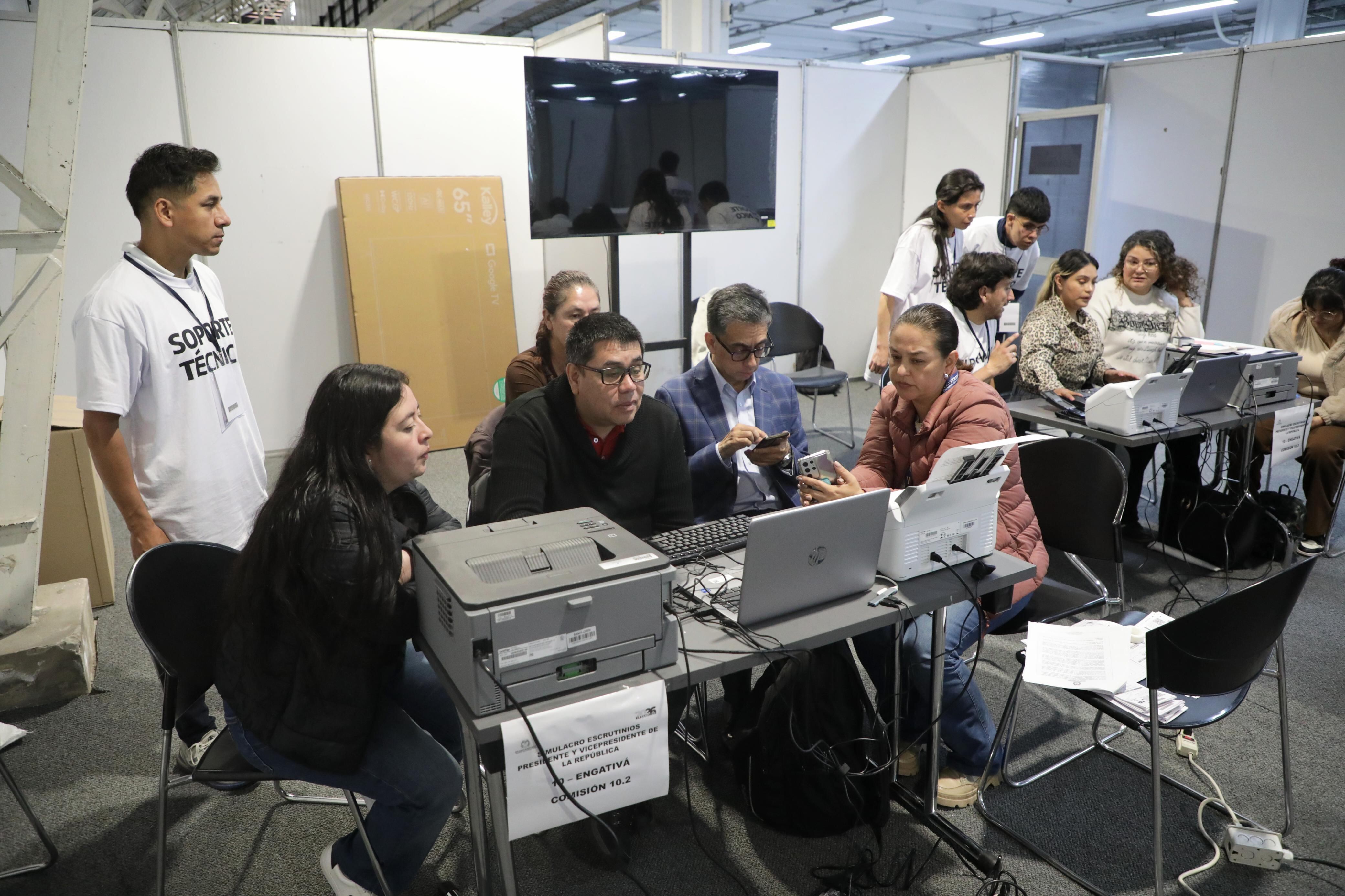 Se concluyó el escrutinio de las votaciones de la primera vuelta presidencial.