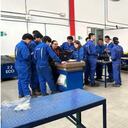 El laboratorio cuenta con vehículos eléctricos e híbridos para realizar prácticas relacionadas con diagnóstico y mantenimiento.