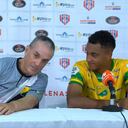 El técnico Néstor Craviotto y el jugador Aldair Cantillo, integrantes del Atlético Huila.