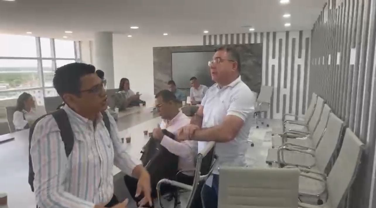 El ‘agarrón’ entre alcaldes del Atlántico y gerente de Air-e.