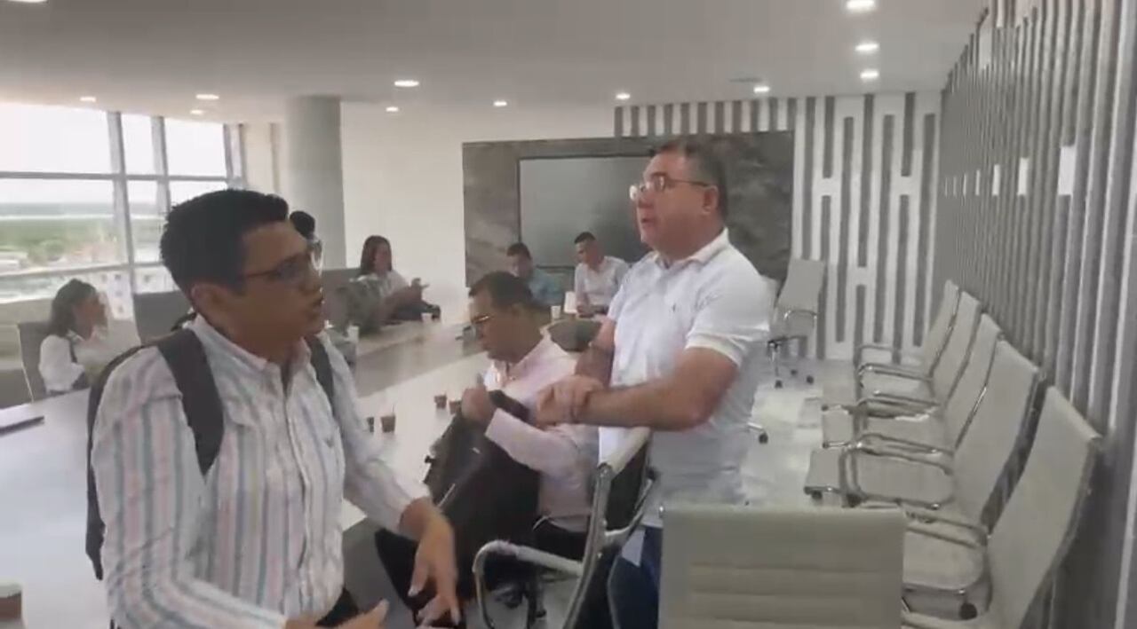 El ‘agarrón’ entre alcaldes del Atlántico y gerente de Air-e.